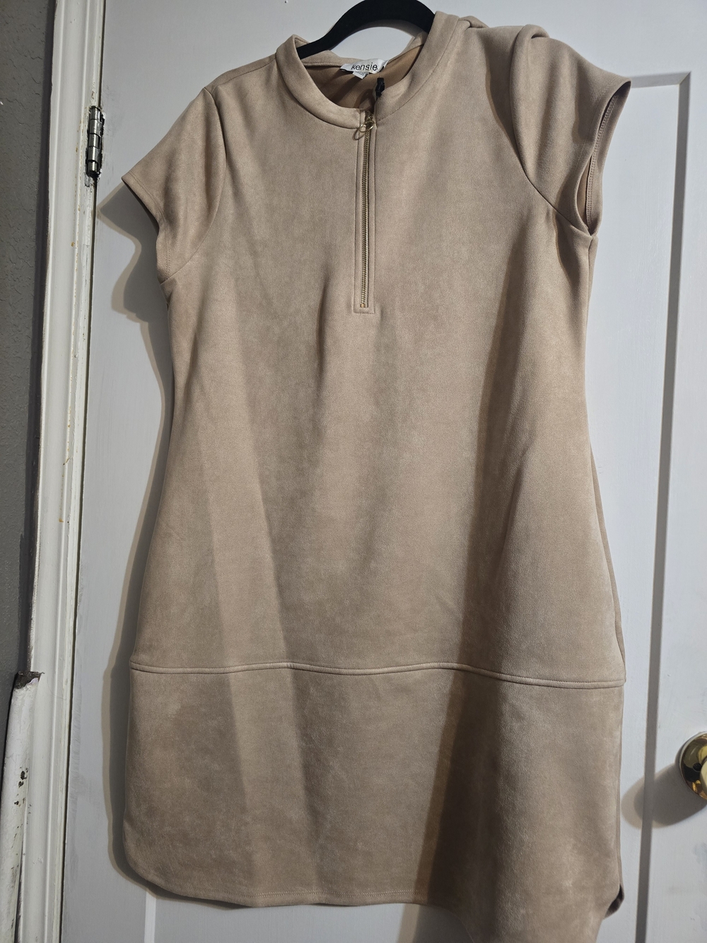 Kensie Neutral Suede-Look Short Sleeve Shift Dress with Zip